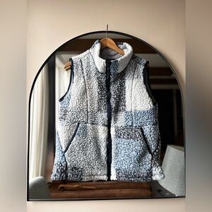 TRIBAL | fleece vest | size large